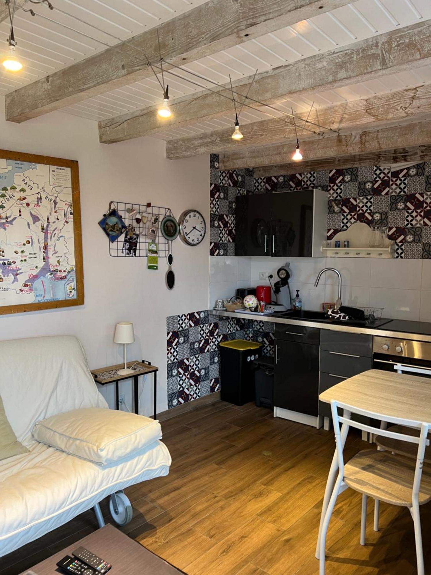 Le Garni Vendemiaire Apartment Vesoul Exterior foto